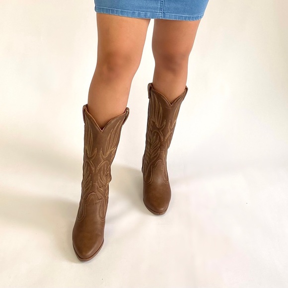 Western boots - Picture 3 of 3